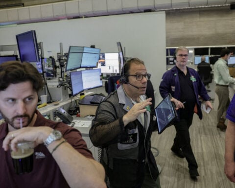 Wall St futures gain on Iran ceasefire hopes; earnings in focus