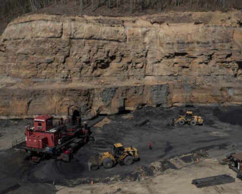 Coal sector urges Trump administration to provide financing for existing, new power plants