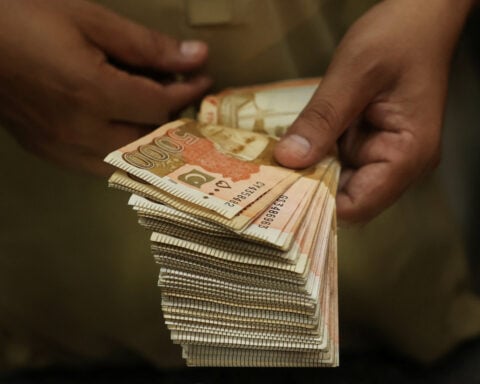 Pakistan seeks $10 billion fund from US after mediating Iran talks, sources say