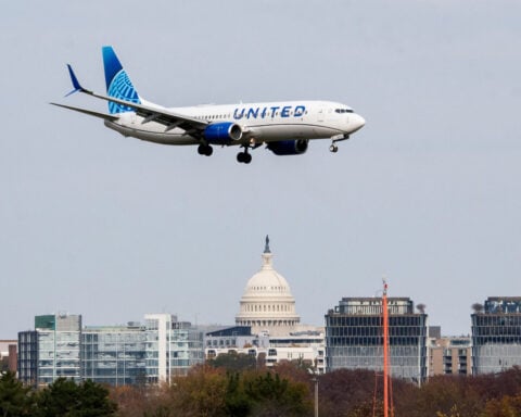 Union for United Airlines' mechanics, other staff, secures in-principle pact for new contract