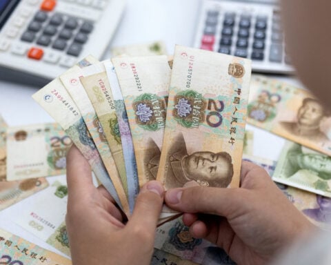 China's fiscal revenue expands 4.7% in first half