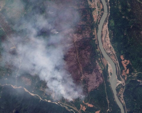Ontario wildfires expand as smoke lingers in parts of the US