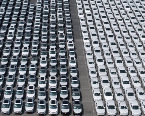 US Senate panel approves bill to crack down on Chinese vehicles