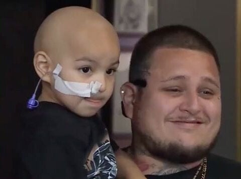 'Means the universe': Thousands pack Oklahoma tattoo fundraiser to help 3-year-old's cancer fight