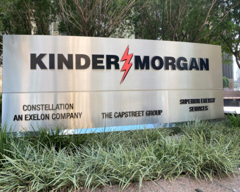 Kinder Morgan beats profit estimates on strong gas flows, raises outlook