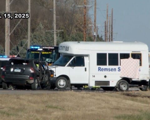 Iowa softball team heads to state after devastating bus accident