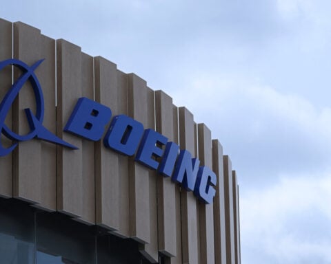 Boeing pips Airbus in low-key Farnborough jet order race