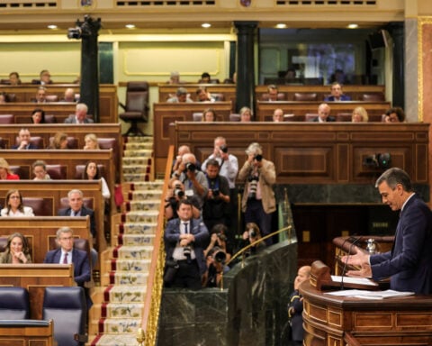 Spanish parliament rejects government's 2027 spending plan