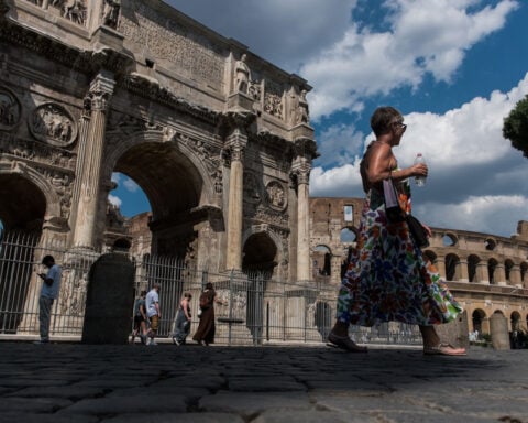 Hot in the city? Free movies help Italians ‘chill’ in Rome