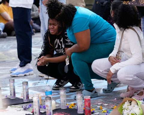 Fatal police shooting of man with knife roils Madison, Wisconsin