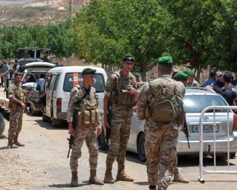 Residents enter shattered south Lebanon town after Israeli withdrawal