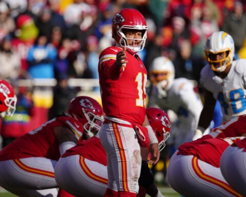 Patrick Mahomes cleared with no limits for the start of Chiefs training camp after knee surgery