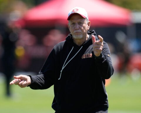 49ers coach Kyle Shanahan hurt in a car crash, limited as training camp opens