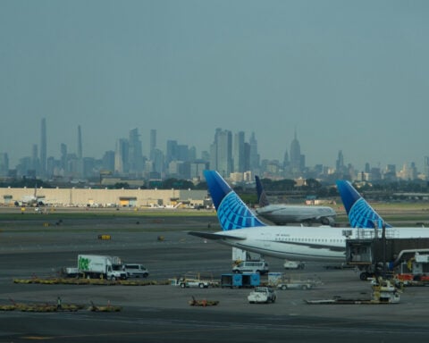 This United pilot has another career you wouldn’t expect