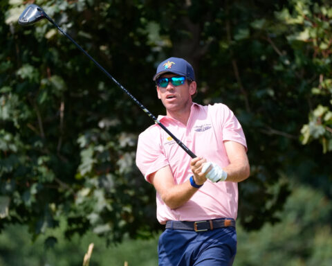 Koivun moves 3 strokes up at the 3M Open with a 3rd-round 61 and tournament-record back 9