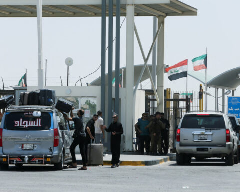 Main land crossing between Kuwait and Iraq reopens, Iraq's state news agency says
