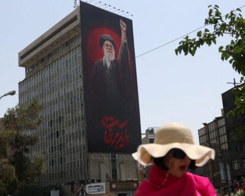 Iran will halt attacks as long as US maintains pause, Iranian source says after Trump calls off strikes