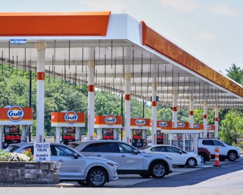 Oil prices ease after US and Iran pause their attacks