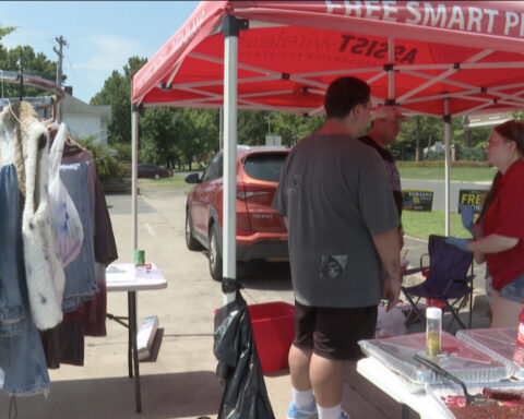 Family provides meals and clothing to neighbors in need
