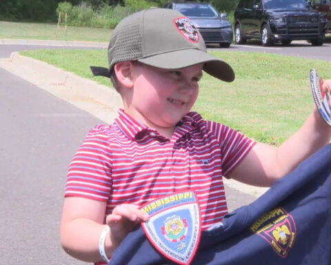 4-year-old collects police patches to support deputy recovering after being shot