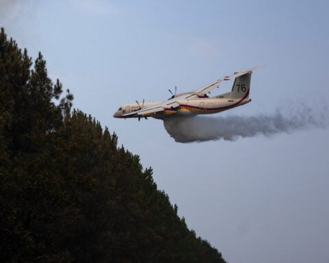 France and Spain race to curb wildfires before new heatwave arrives
