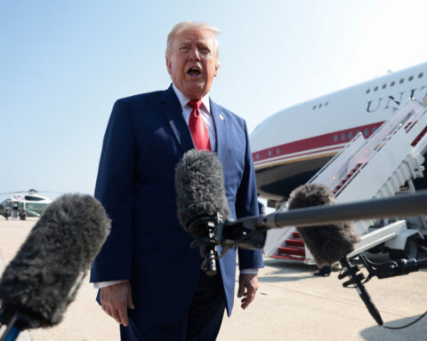 Trump says Fed should lower interest rates
