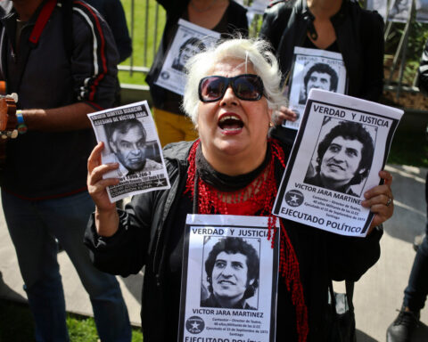 A fugitive colonel is finally jailed in Chilean Víctor Jara's murder case, decades after the crime