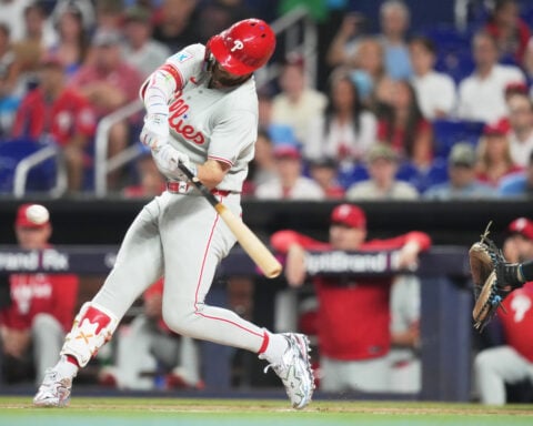 Griffin Conine’s walk-off RBI single snaps the Marlins’ 12-game skid with an 8-7 win over Phillies