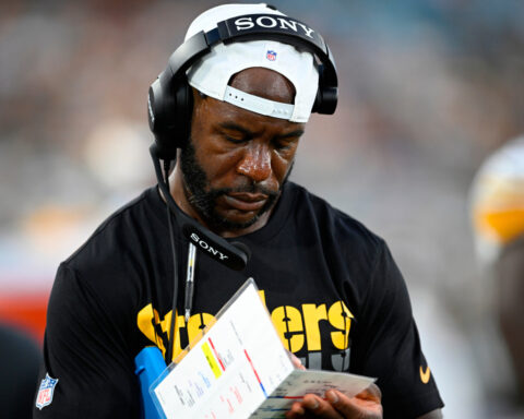 Vikings suspend new DB coach Gerald Alexander for 3 weeks following a drunken driving charge