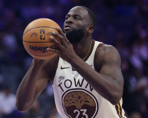 Draymond Green agrees to a 1-year, $27.7M contract to remain with the Warriors, AP source says