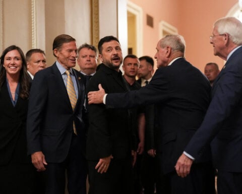 Large majority of US Senate votes to advance Russia sanctions, voting continues