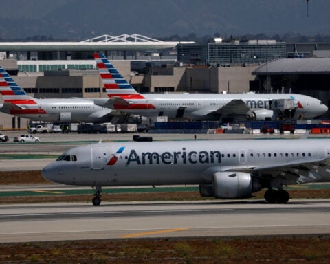 American Airlines flights resume after being halted due to an IT problem, airline says