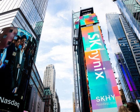 SK Hynix's record profit misses forecasts, shares slump 10% despite robust AI chip demand