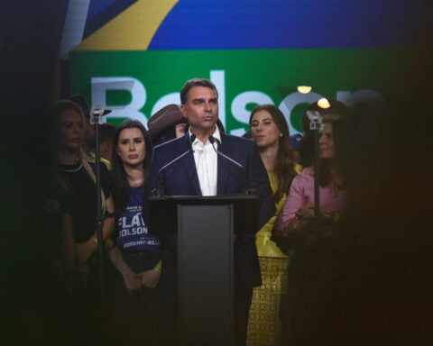 Lula leads Flavio Bolsonaro in potential Brazil runoff, poll shows