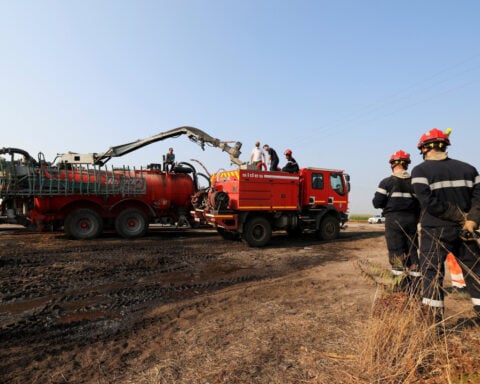 France and Spain fight to contain wildfires as temperatures soar again