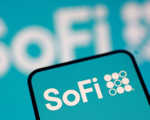 SoFi's unchanged profit forecast tempers record quarter, revenue outlook lift