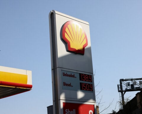 Shell more than doubles its profit in Q2, beating expectations