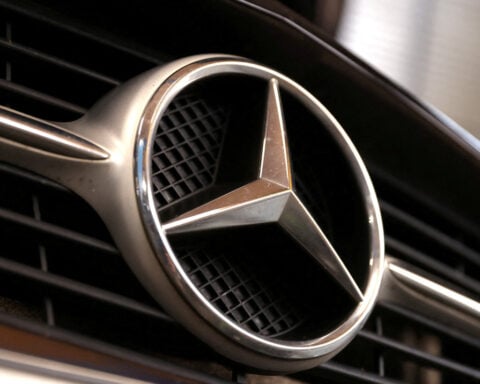 Mercedes-Benz to recall more than 310,000 US vehicles citing risk of failure to detect open door 