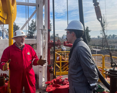 Argentina's growth paradox: Shale riches grow as jobs disappear elsewhere