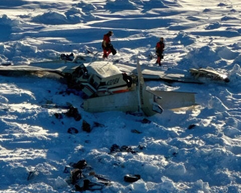 Probe cites history of overweight flights, inadequate oversight in crash that killed 10 off Alaska