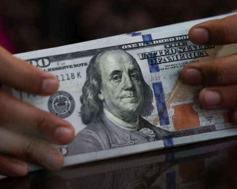 Dollar gains, yen slips as US CPI meets expectations