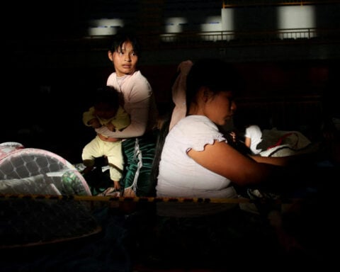 Colombia quake death toll tops 250 as rescuers race to find survivors