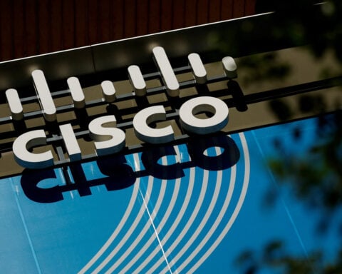 Cisco forecasts annual revenue above estimates on sustained AI spending