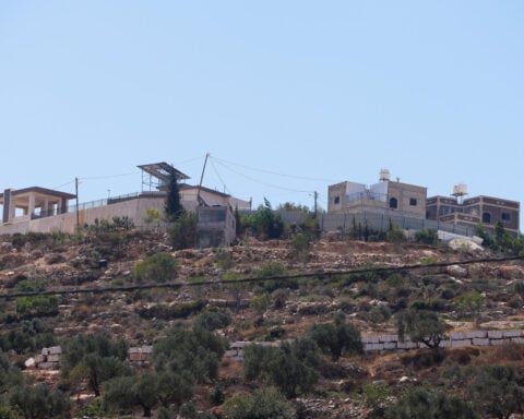 Israel sends troops into West Bank homes besieged by Jewish settlers