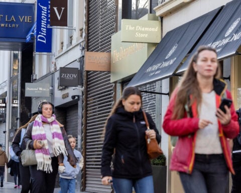 Antwerp diamond sector rejects link between Trump ring and tariff exemption
