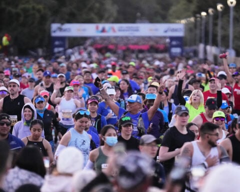 The warming climate is forcing marathons to consider changes to keep runners cool