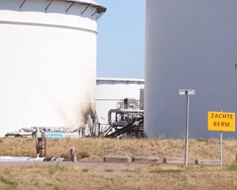 Blast at Rotterdam port energy facility kills one person