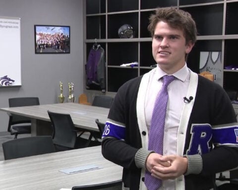 High school student spreads kindness with handwritten letters for thousands of classmates