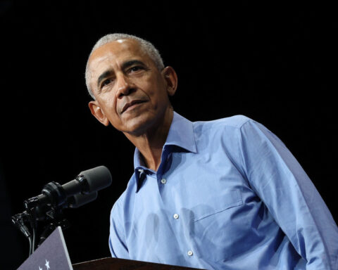Obama endorses Virginia redistricting push with early voting set to begin
