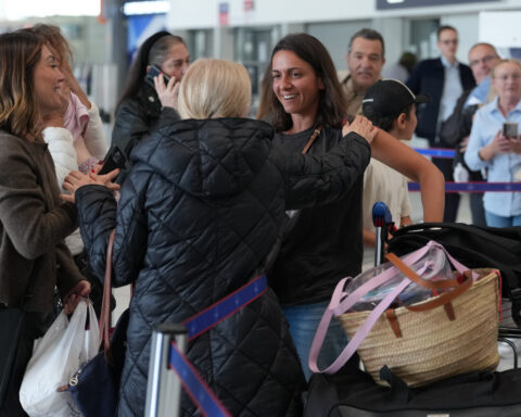 Stranded travelers share firsthand accounts from the Middle East
